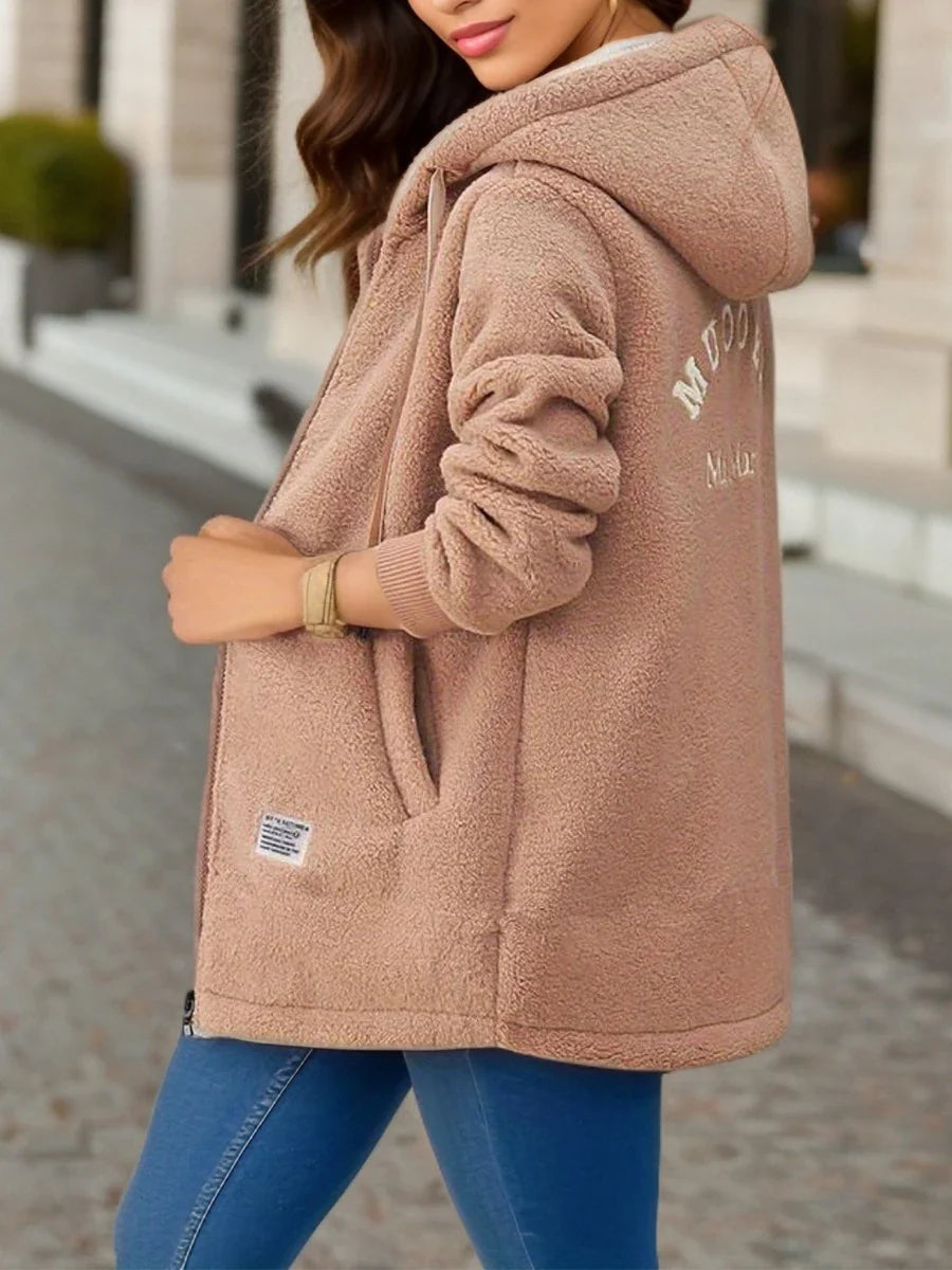 Casaco Teddy Feminino com Capuz Elegante